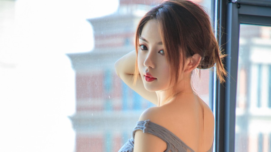 两个人的房间在线观看高清在线观看海报