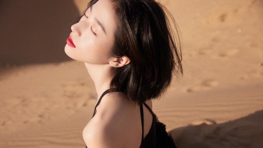 两个人的房间在线观看高清在线观看海报