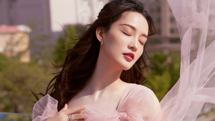 两个人的房间在线观看高清在线观看海报