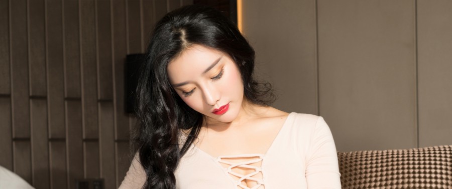两个人的房间在线观看高清在线观看海报