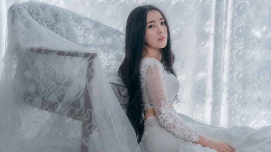 两个人的房间在线观看高清在线观看海报