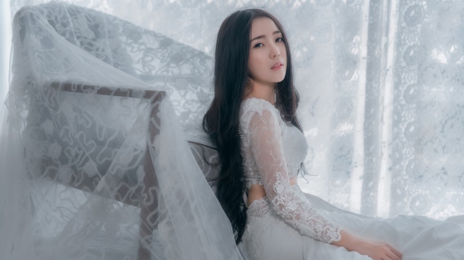 两个人的房间在线观看高清在线观看海报