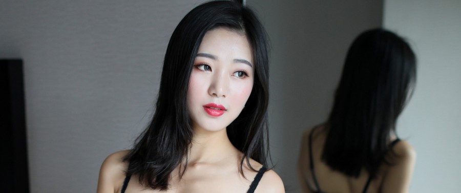两个人的房间在线观看高清在线观看海报