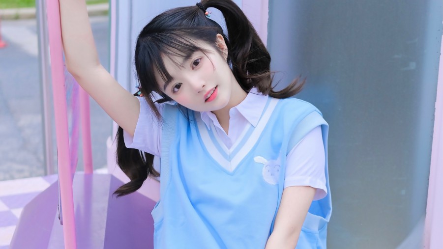两个人的房间在线观看高清在线观看海报