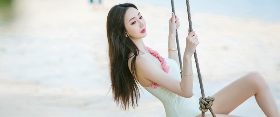 两个人的房间在线观看高清在线观看海报