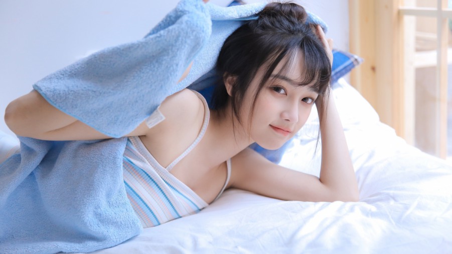 两个人的房间在线观看高清在线观看海报