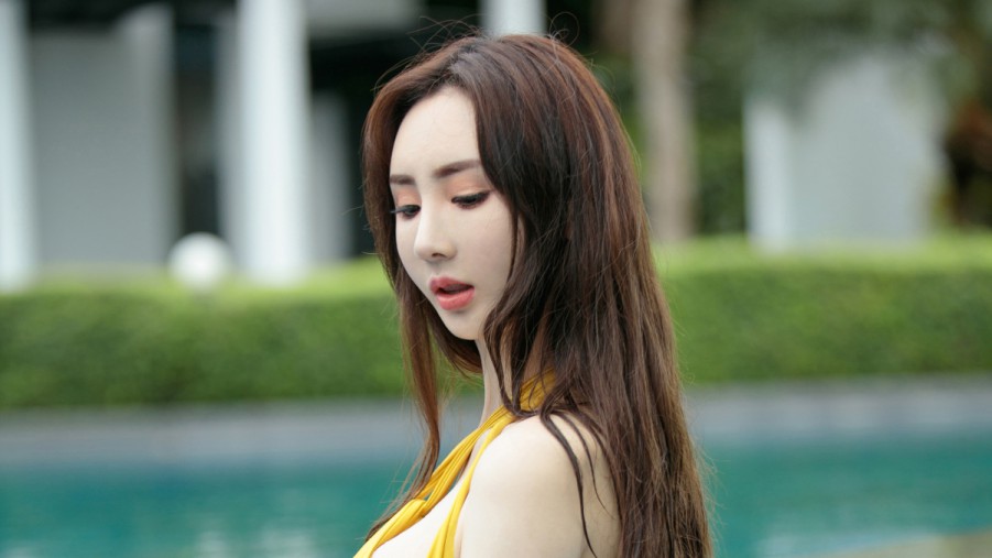 两个人的房间在线观看高清在线观看海报
