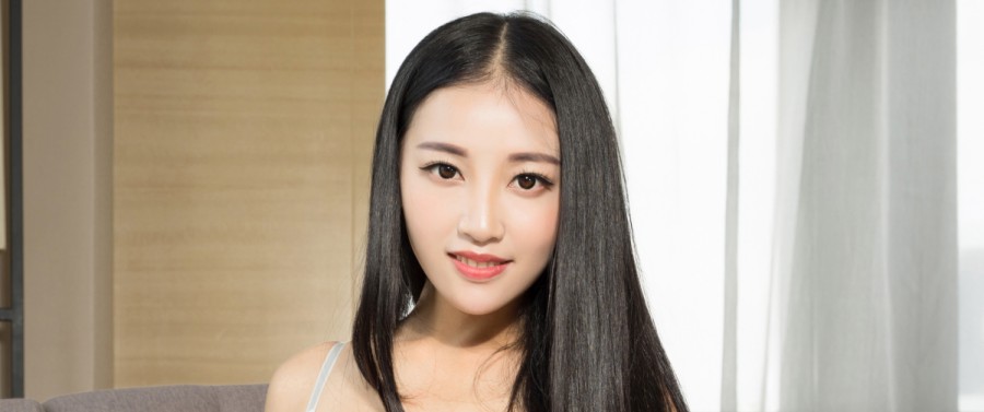 两个人的房间在线观看高清在线观看海报
