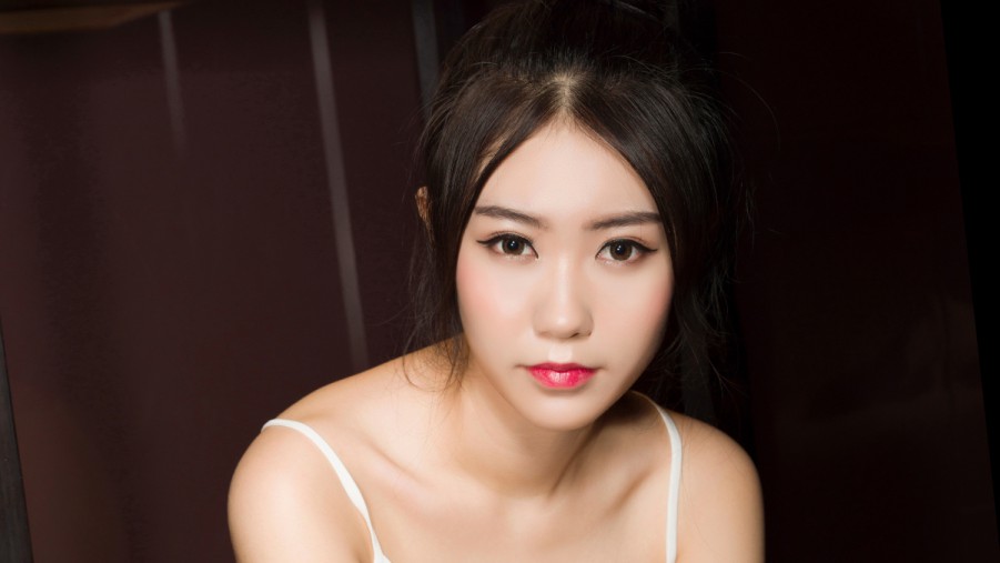 两个人的房间在线观看高清在线观看海报
