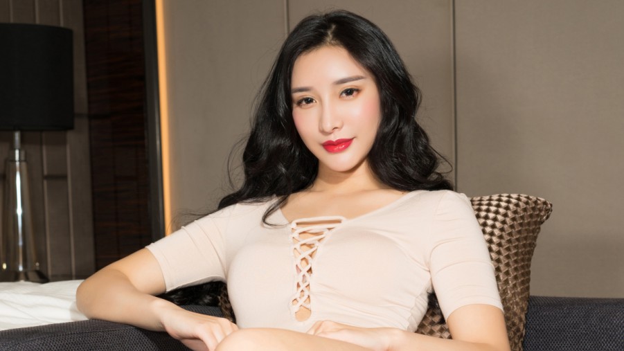 两个人的房间在线观看高清在线观看海报