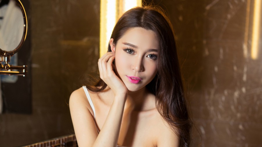 两个人的房间在线观看高清在线观看海报