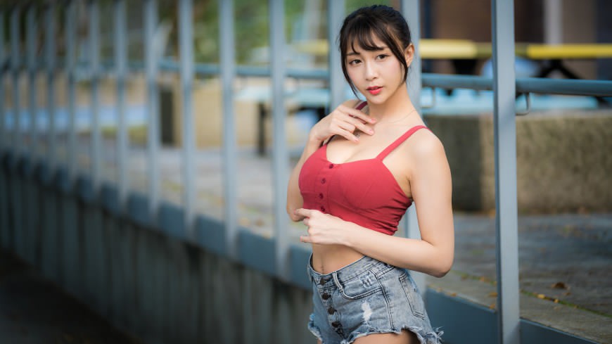 两个人的房间在线观看高清在线观看海报