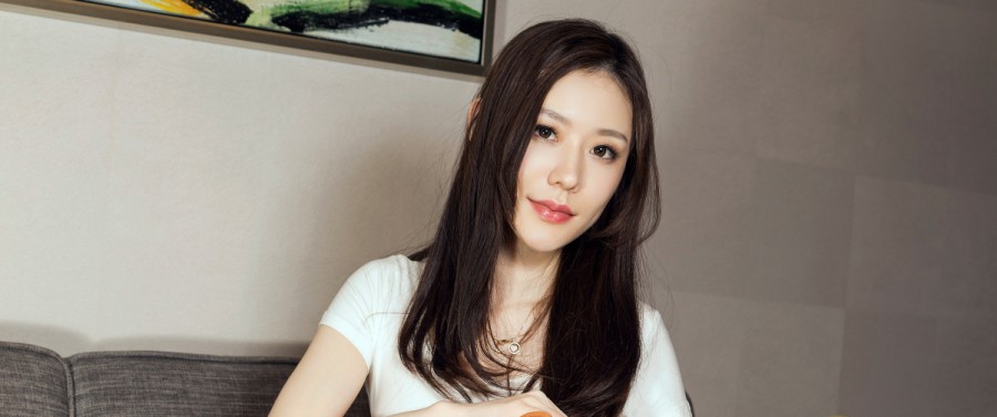 两个人的房间在线观看高清在线观看海报