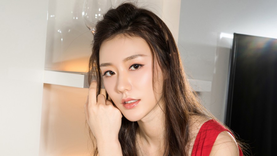 两个人的房间在线观看高清在线观看海报
