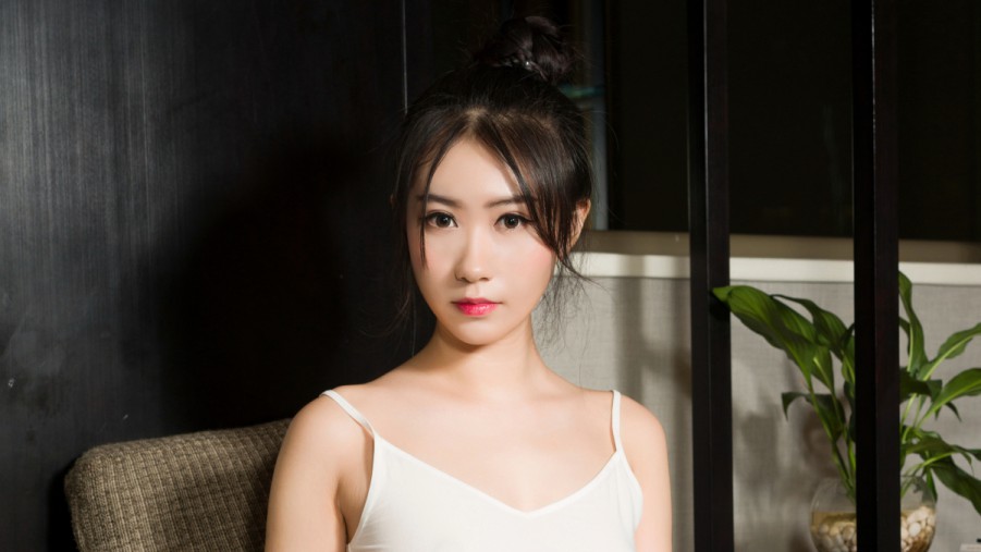 两个人的房间在线观看高清在线观看海报